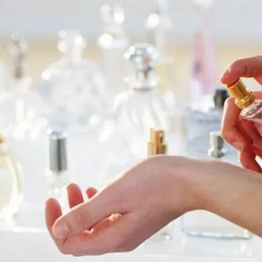 راهنمای کامل انتخاب عطر و ادکلن مناسب خانم ها و آقایان